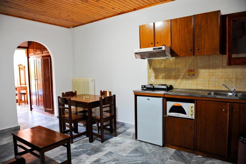 Ilena Hotel Acharavi  Habitación foto